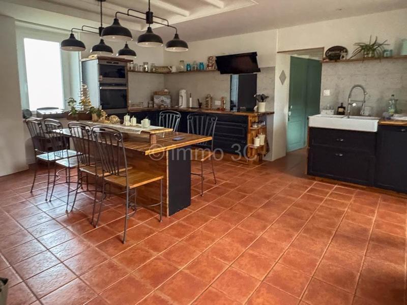 Maison en pierre - 201 m² - 8 pièces