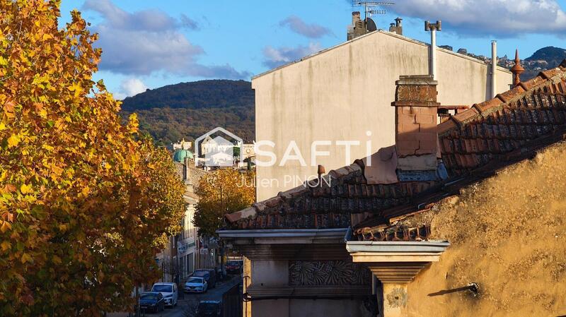 Appartement - 110 m² - 5 pièces