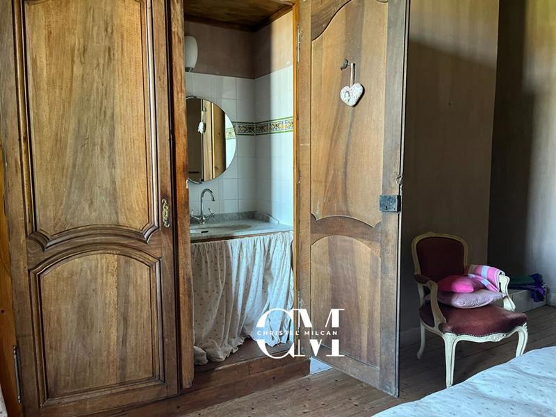 Maison - 585 m² - 8 pièces