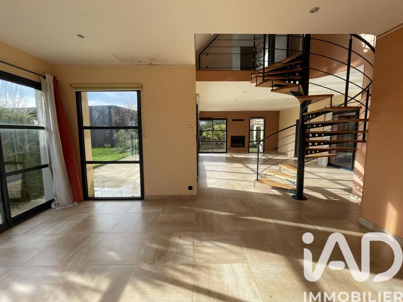 Maison de maîtres - 252 m² - 8 pièces