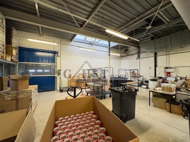Entrepôt - 1 626 m²