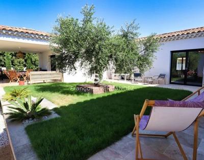 Maison - 205 m² - 8 pièces