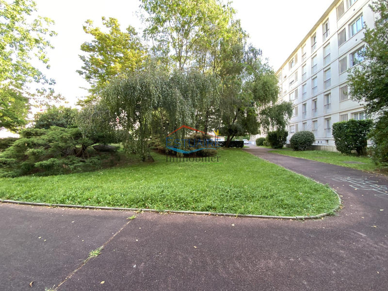 Appartement - 92 m² - 4 pièces