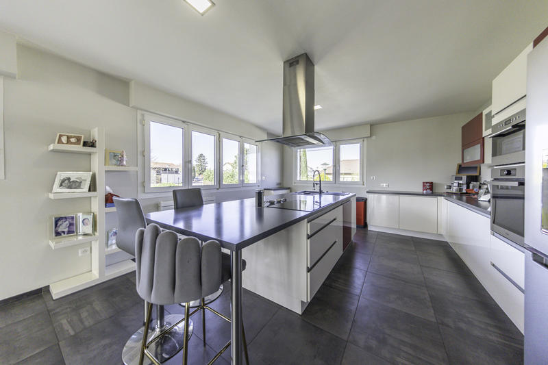 Maison - 252 m² - 7 pièces