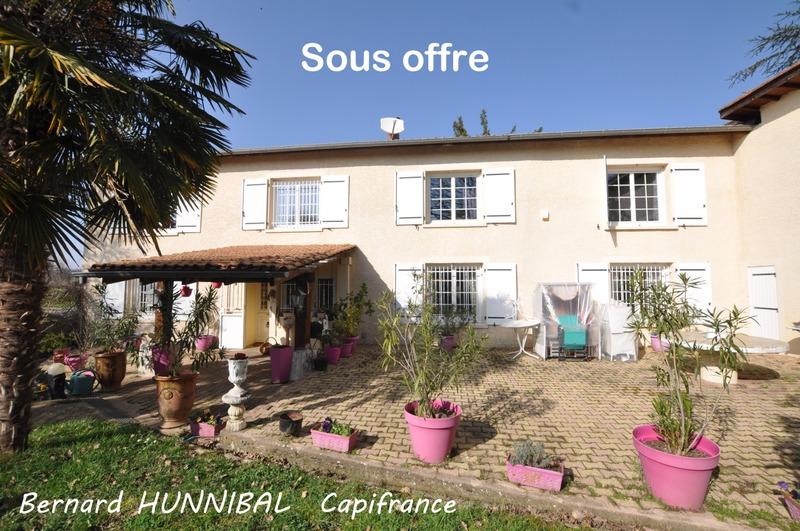 Maison - 280 m² - 9 pièces