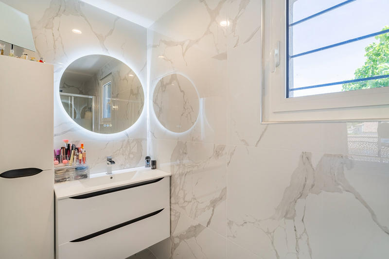 Maison - 210 m² - 7 pièces