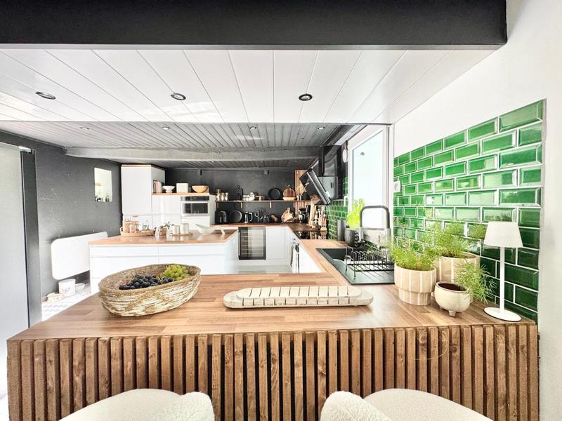 Maison - 280 m² - 7 pièces