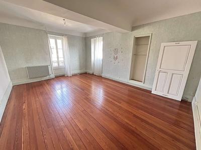 Maison traditionnelle - 95 m² - 5 pièces