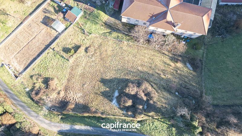 Terrain constructible - 2 065 m²