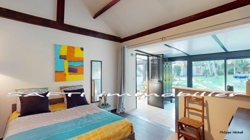 Maison - 235 m² - 10 pièces