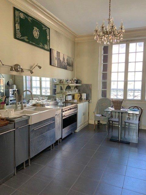 Maison - 193 m² - 16 pièces