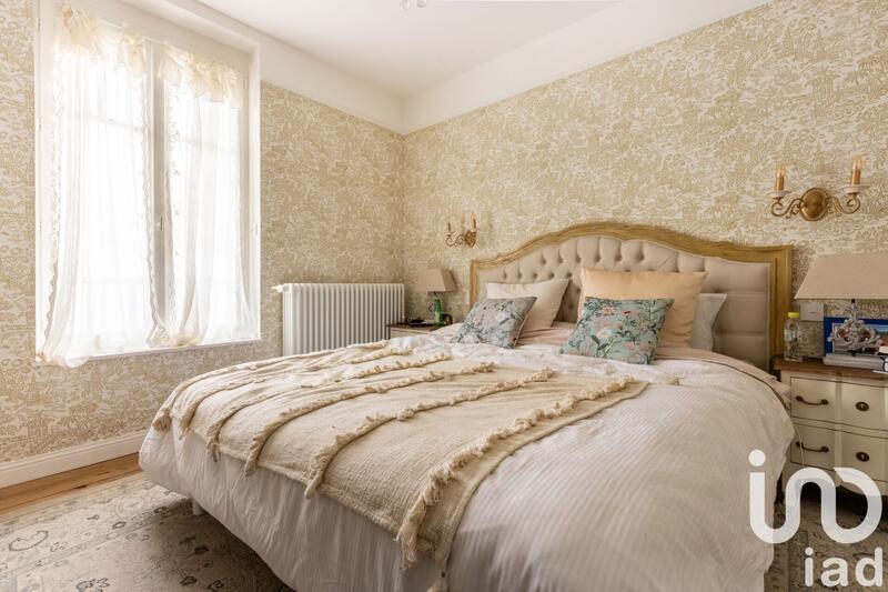 Maison de ville - 200 m² - 8 pièces