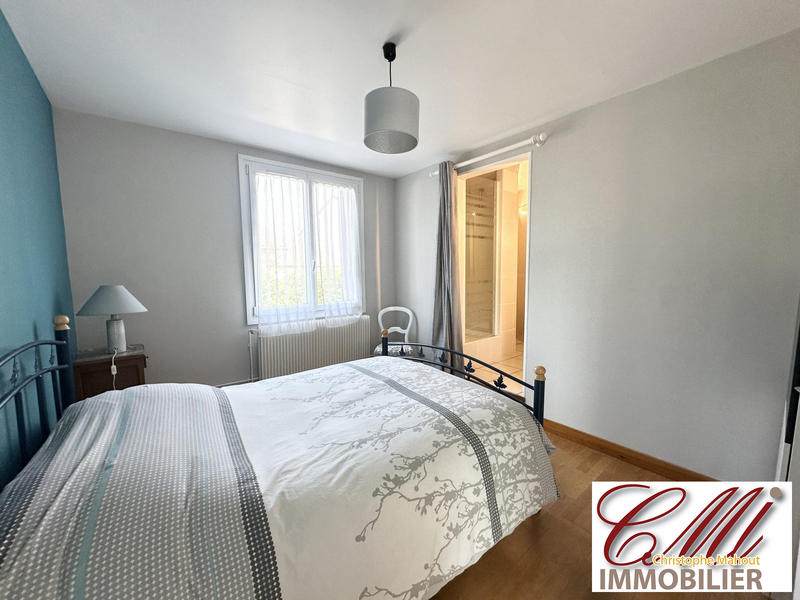 Maison - 220 m² - 9 pièces