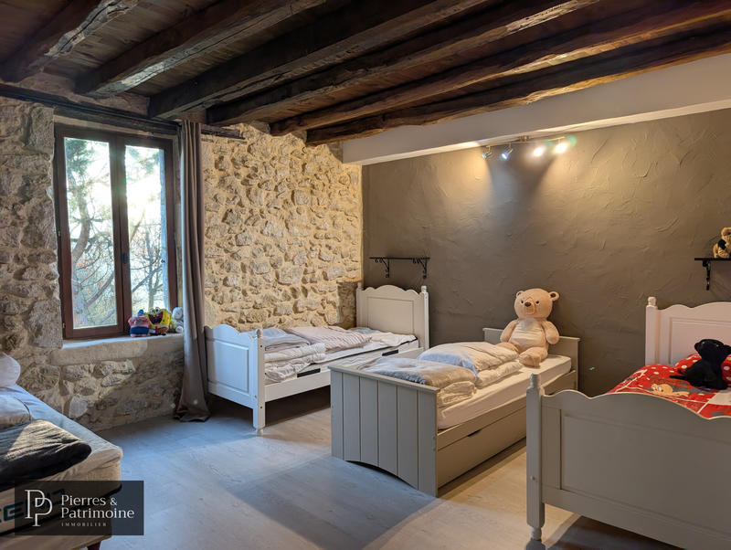 Propriété - 248 m² - 10 pièces