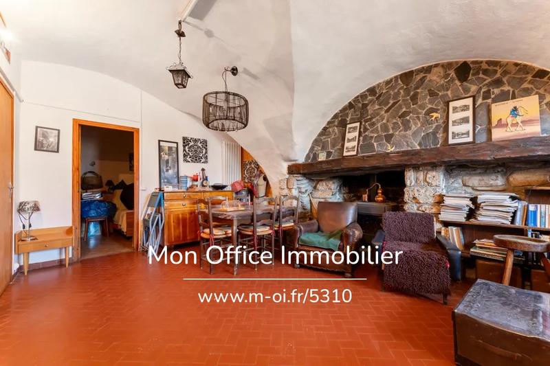 Maison - 230 m² - 5 pièces