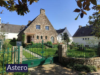 Maison - 224 m² - 7 pièces