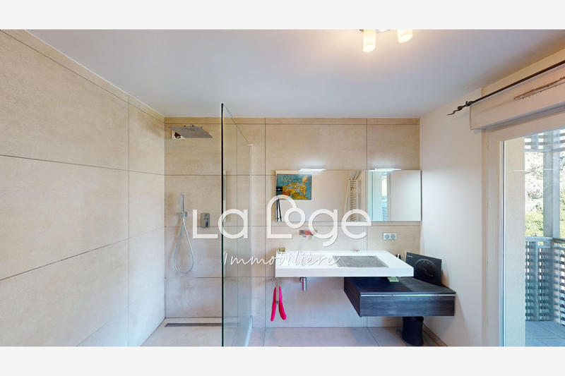 Appartement - 100 m² - 4 pièces