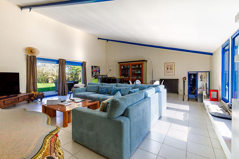 Maison - 282 m² - 10 pièces