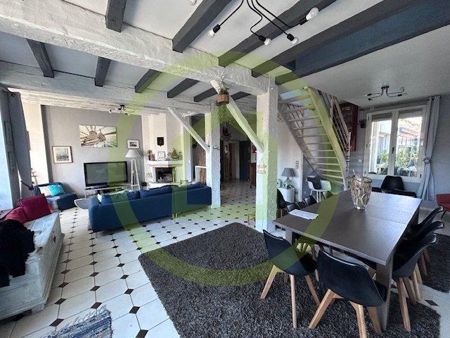 Maison - 224 m² - 7 pièces