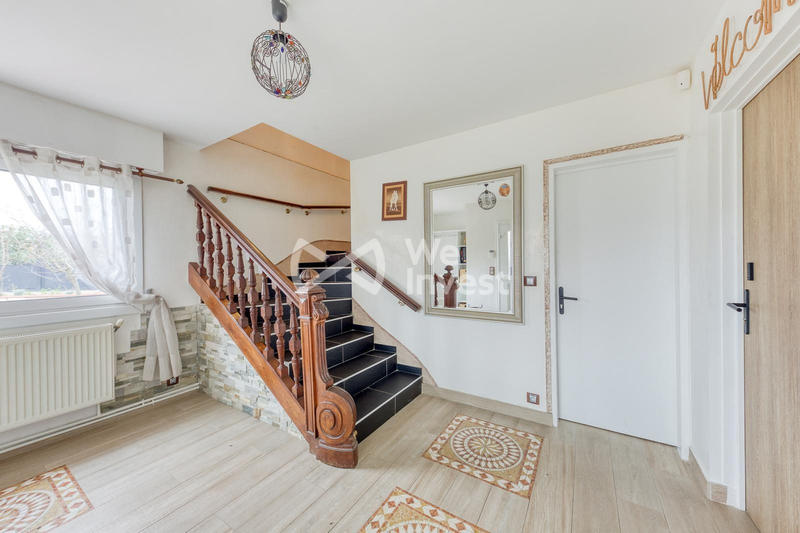 Maison traditionnelle - 237 m² - 10 pièces