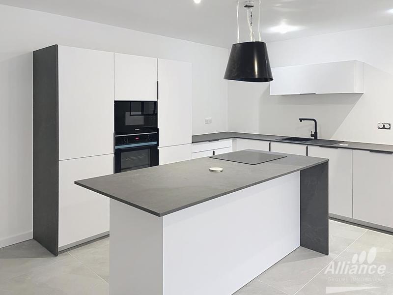 Appartement - 83 m² - 5 pièces