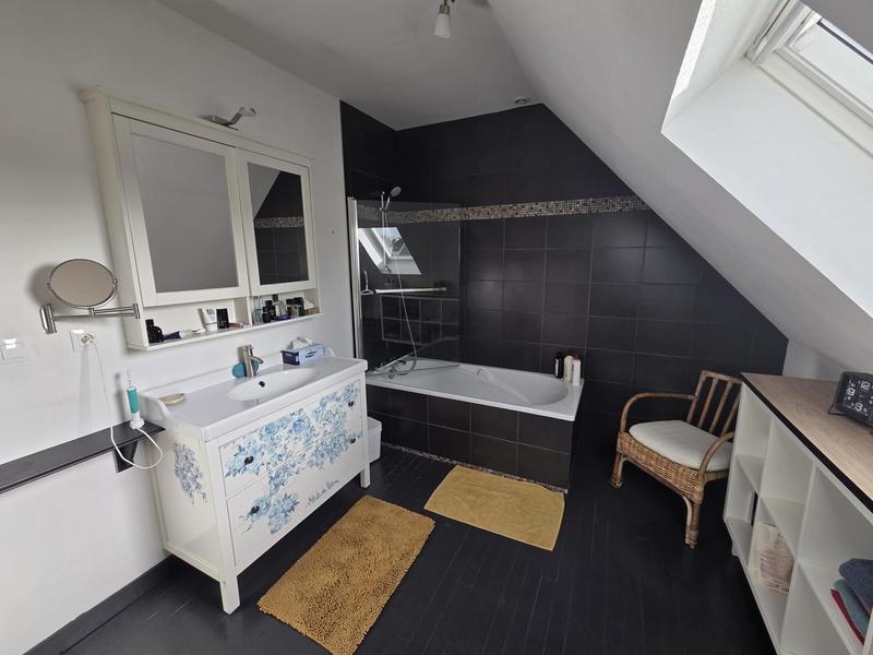 Maison - 150 m² - 8 pièces