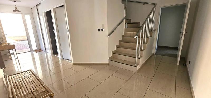 Villa - 259 m² - 8 pièces