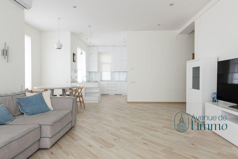 Appartement - 100 m² - 5 pièces