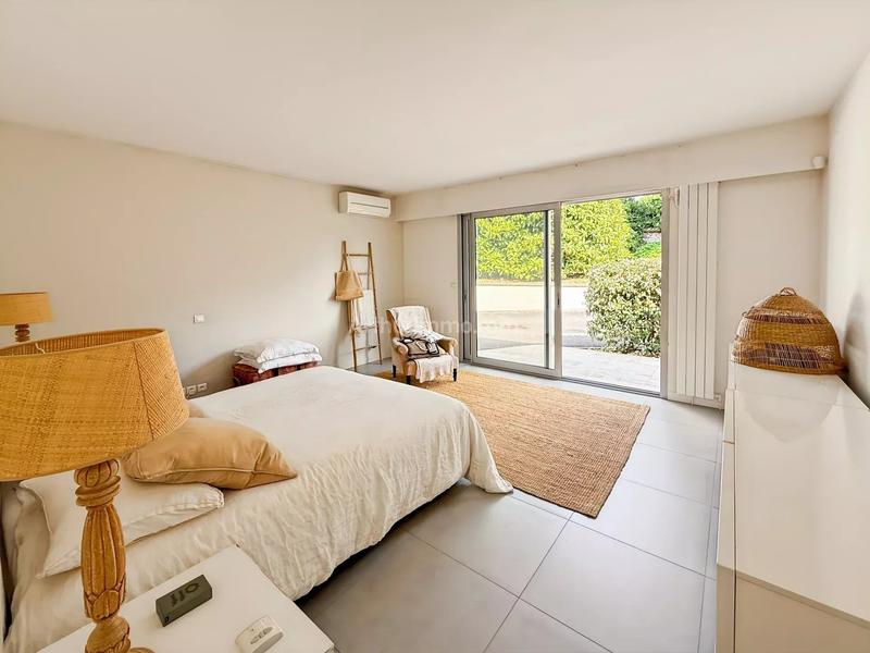 Maison - 312 m² - 7 pièces