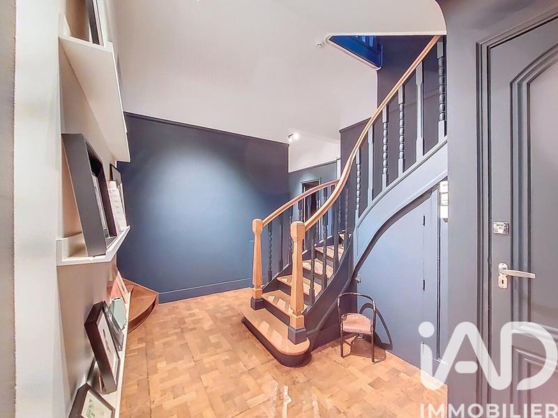 Maison - 415 m² - 13 pièces