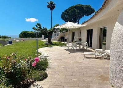 Maison - 490 m² - 10 pièces