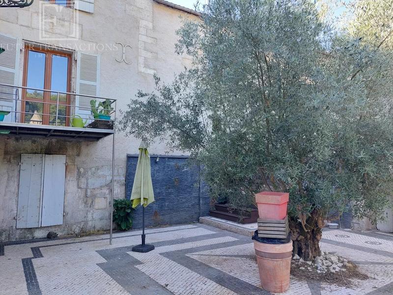 Maison de village - 340 m² - 11 pièces