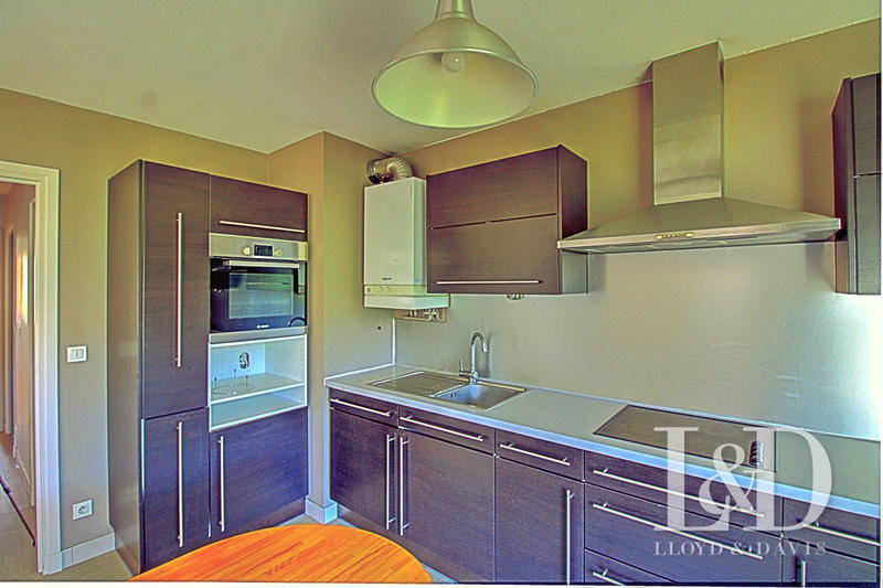 Appartement - 75 m² - 3 pièces