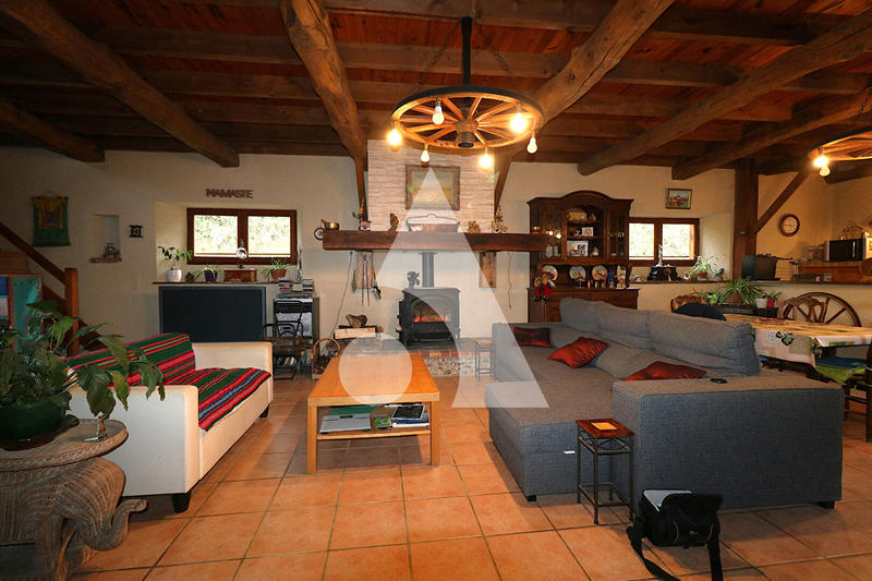 Maison - 135 m² - 2 pièces