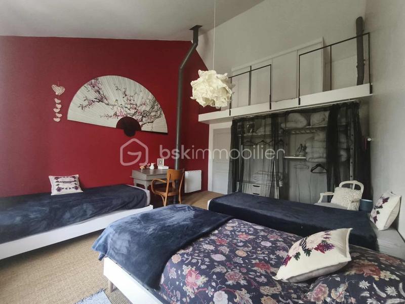 Maison - 186 m² - 7 pièces