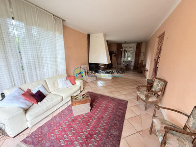 Maison traditionnelle - 165 m² - 6 pièces