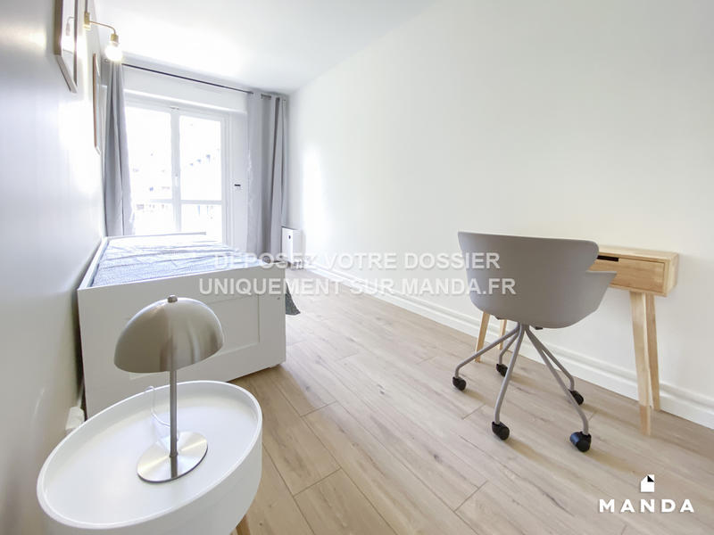 Chambre - 9 m² - 5 pièces