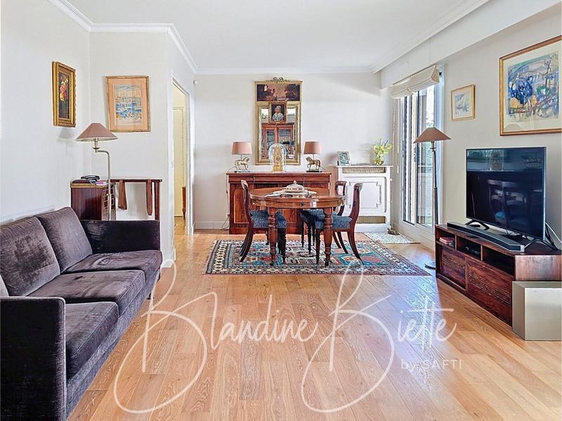 Appartement - 99 m² - 5 pièces