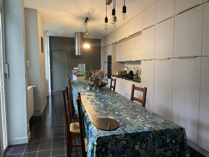 Maison - 227 m² - 11 pièces