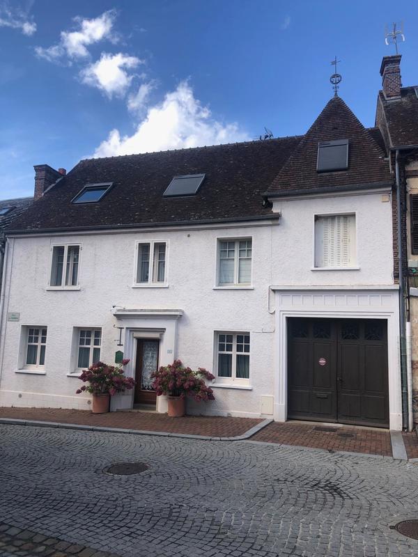 Maison - 262 m² - 12 pièces