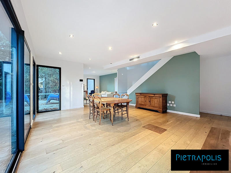 Maison contemporaine - 140 m² - 7 pièces