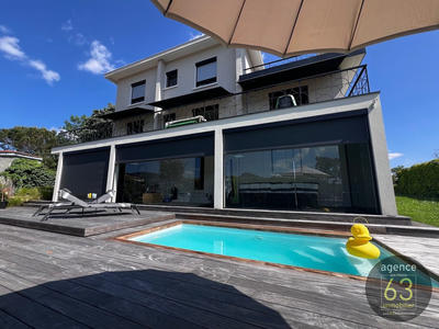 Maison - 269 m² - 9 pièces