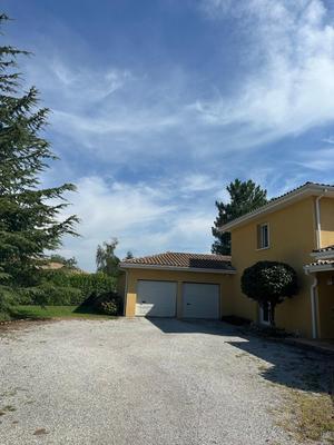 Maison - 210 m² - 10 pièces