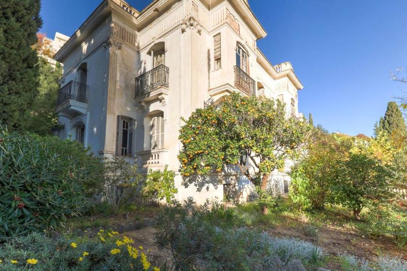 Hôtel particulier - 324 m² - 12 pièces