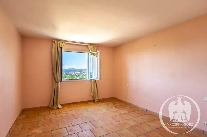 Villa - 181 m² - 7 pièces