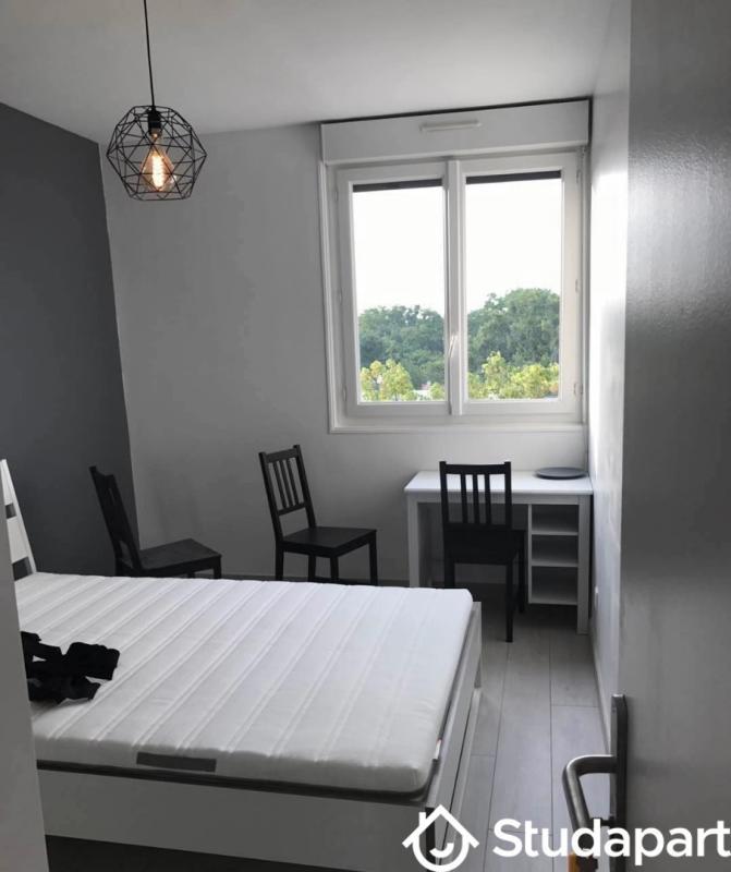 Chambre - 10 m² - 1 pièce