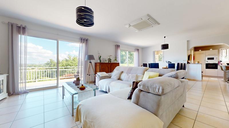 Maison traditionnelle - 127 m² - 4 pièces