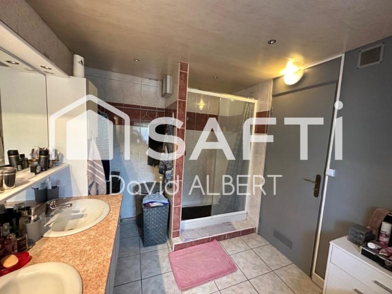 Maison - 222 m² - 6 pièces