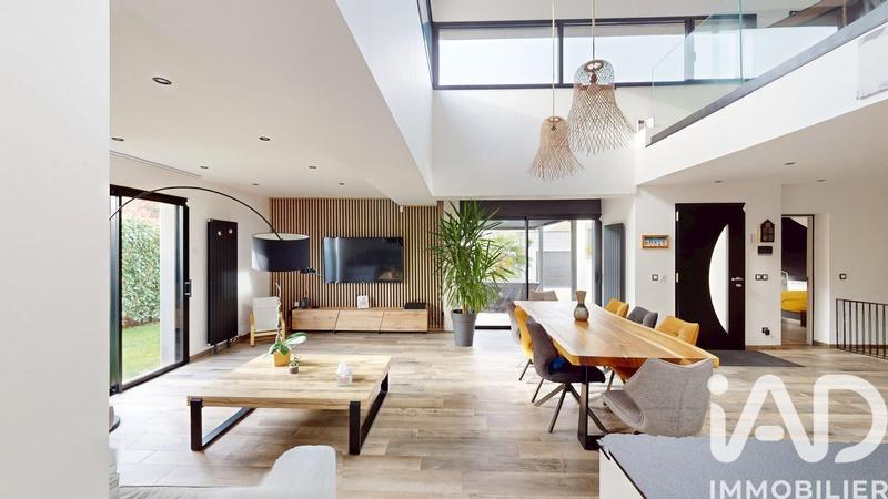 Maison de maîtres - 140 m² - 6 pièces