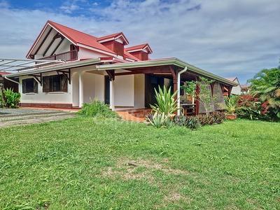 Maison - 152 m² - 6 pièces